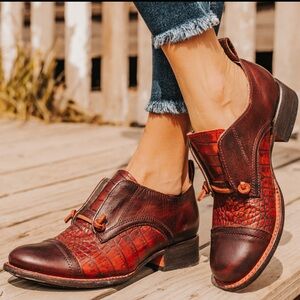 Mabel wine multi. Used for an hour event. Never worn after that.